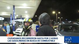 La jornada del martes estuvo marcada por la espera de conductores que buscaban de gasolina. Gasolineras limitaron el despacho de combustible. Un reportaje de Ismenia Solórzano