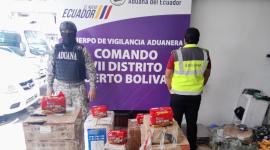 Agentes del Senae realizaron operativos de control en la frontera sur de Ecuador.