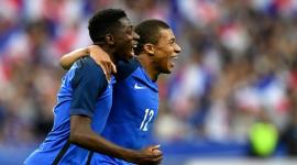 Mbappé y Dembele jugadores de la selección de Francia.