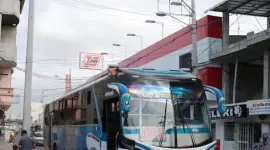 El transporte urbano de Manta continuará operando, pero con menos frecuencia entre unidades desde este lunes.