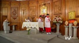 Misa del domingo 17 de mayo del 2026, con el padre Allan Mendoza, desde la Capilla La Dolorosa del colegio San Gabriel de Quito.