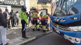 Un bus de pasajeros atropelló a una persona en la avenida Mariscal Sucre, en el sur de Quito.