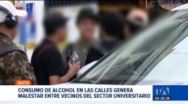 Habitantes del centro-norte de Quito denuncian que las veredas y calles aledañas a universidades se transforman cada fin de semana en cantinas al aire libre. Un reportaje de Jhoselyn Guevara