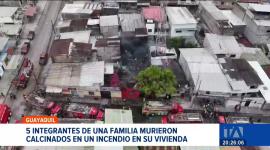 El siniestro consumió por completo una vivienda en la cooperativa Santiaguito de Roldós, donde las víctimas no consiguieron escapar de las llamas. Un reportaje de catalina García