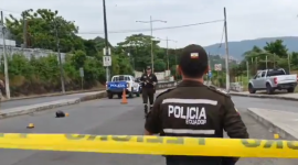 Un policía vestido de civil se enfrentó a cuatro asaltantes en Guayaquil.