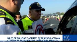 Los agentes se despliegan en los ejes viales a pocas horas de iniciar el asueto, mientras miles de ecuatorianos alistan su movilización. Un reportaje de Catalina García