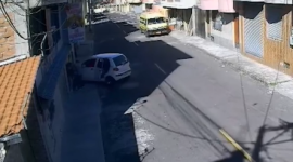 Una familia fue ataca y perseguida por un vehículo y personas en estado etílico.