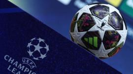 El balón oficial del partido se exhibe antes de la rueda de prensa del primer día de competición, el 29 de mayo de 2026, víspera de la final de la Liga de Campeones de la UEFA entre el Paris Saint-Germain (PSG) y el Arsenal en el Puskás Arena de Budapest.