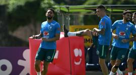 El delantero brasileño Matheus Cunha participa en una sesión de entrenamiento en el centro de entrenamiento Granja Comary en Teresópolis, Río de Janeiro, Brasil.