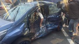 Cuatro personas resultaron heridas en un choque en la av. Simón Bolívar, en el sector de Guápulo.