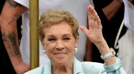 Julie Andrews reaparece a los 90 años para concienciar sobre el Parkinson