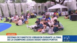 Decenas de fanáticos se dieron cita en locales comerciales y puntos públicos de Guayaquil para seguir el partido. Hinchas celebran el triunfo de Pacho. Un reportaje de Ricardo Cruzatty