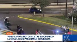 Familias del norte de Quito denuncian bloqueos de calles y acrobacias imprudentes por parte de grupos de motorizados. La AMT realizará controles. Un reportaje de Juan Miguel Rodríguez