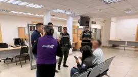 La Policía detuvo a un hombre que amenazó con cuchillo a un funcionario del Registro Civil.