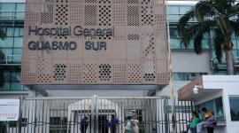 Fachada del hospital General Guasmo Sur, uno de los tres hospitales que son administrados por gerentes navales desde agosto de 2025.
