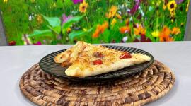 Este jueves 4 de junio del 2026 preparamos tortilla con borde relleno de queso, junto al chef Felipe Campana.