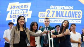 El presidente Daniel Noboa durante la presentación del nuevo programa de becas "Jóvenes del Nuevo Ecuador"