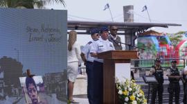 Al pie del hemiciclo de La Rotonda, se dio a cabo el acto de las disculpas públicas ofrecidas por el general Mauricio Salazar de las Fuerzas Aéreas del Ecuador.Fotos: César Muñoz/API