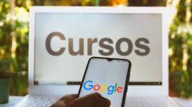 Google ofrece gratis cursos on certificado descargable.