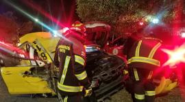 Accidente entre un vehículo y un tráiler movilizó a equipos de emergencia en la av. Simón Bolívar