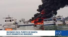 Ciudadanos captaron los instantes de desesperación antes de que las llamas consumieran por completo la embarcación. Un reportaje de Carlos Sacoto