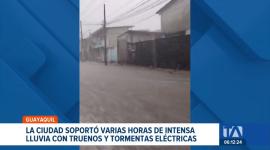 Horas de lluvia intensa colapsaron los sistemas de drenaje de la ciudad. Se reportaron daños materiales y la suspensión temporal de las operaciones aéreas. Un reportaje de Camila Guevara