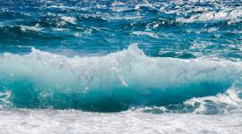 Alerta por oleajes en playas de Ecuador
