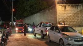 La Policía llegó a la escena del crimen en Chongón, Guayaquil.