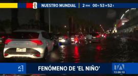 El país atraviesa una combinación de factores climáticos que originan precipitaciones y oleajes en la Costa y región Insular. Un reportaje de Astrid Singre