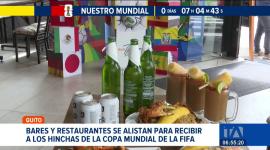 El sector restaurantero de la capital aprovecha la fiebre del fútbol para reactivar su economía a través de la innovación y ofertas. Un reportaje de Mishell Villacís