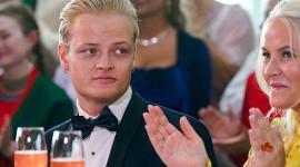 Marius Marius Borg Hoiby, hijo de la princesa heredera de Noruega, fue condenado a cuatro años de prisión por violación, maltrato y amenazas, mientras su defensa anunció que apelará parte de la sentencia.