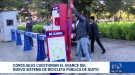 Miembros del Concejo Metropolitano cuestionaron los nulos avances en la ejecución del contrato para el nuevo sistema de movilidad sostenible. Un reportaje de Stephany Paz