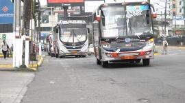 El transporte interprovincial plantea suspender sus operaciones por el alza del precio de la gasolina.