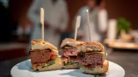 Los ganaderos consideran que los alimentos de origen vegetal que imitan a la carne son engañosos para los consumidores.