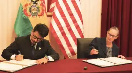 Bolivia y Estados Unidos firman acuerdo antidrogas por 20 millones de dólares