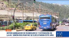 El Municipio de Quito anunció la suspensión de dos proyectos viales para cubrir las compensaciones ofrecidas al sector de la transportación. Un reportaje de Stephany Paz