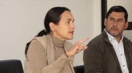 La exministra de Ambiente y Energía, Inés Manzano, es acusada de incumplimiento de funciones en la Asamblea Nacional.