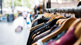 50 bultos de ropa fueron decomisados en Loja.