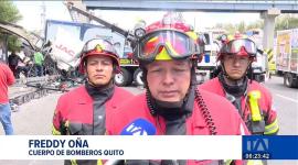 Un accidente vial en la av. Simón Bolívar, en Quito, que dejó tres personas heridas, dos de ellas en condiciones críticas. Un reportaje de Gustavo Jaramillo