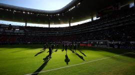 Grupo A - México vs. Corea del Sur - Estadio Guadalajara, Guadalajara, México - 18 de junio de 2026 Vista general mientras el sol se pone detrás del estadio y los jugadores mexicanos calientan antes del partido REUTERS