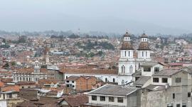 Un hombre fue hallado muerto dentro de su casa en el norte de Cuenca.