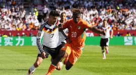 Grupo E - Alemania vs. Costa de Marfil - Estadio de Toronto, Toronto, Canadá - 20 de junio de 2026. Kai Havertz de Alemania en acción con Emmanuel Agbadou de Costa de Marfil.