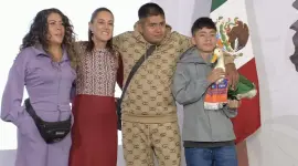 Claudia Sheinbaum recibe a la familia de Merlín, el pato que conquistó el Mundial