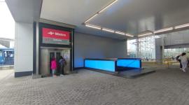 Un hombre fue hallado muerto en el ingreso a la estación Quitumbe del Metro de Quito.