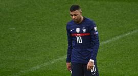 El partido de Francia e Irak  fue suspendido temporalmente debido a una alerta de tormenta en Filadelfia.