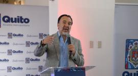 Pabel Muñoz, alcalde de Quito, analiza prohibir la venta de licor afuera de las universidades.