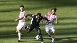 Grupo L - Panamá vs. Croacia - Estadio de Toronto, Toronto, Canadá - 23 de junio de 2026. José Luis Rodríguez de Panamá en acción con Mateo Kovacic y Luka Modric de Croacia.