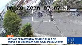 Los moradores de la Kennedy estructuran brigadas nocturnas y sistemas de alarma vecinal para defenderse de los delincuentes.  Un reportaje de Mishell Villacís