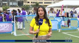 Con la esperanza intacta, hinchas y comerciantes  se preparan previo al cotejo clave de Ecuador vs. Alemania. Un reportaje de María Fernanda Utreras