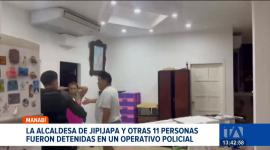 La Fiscalía investiga un caso de delincuencia organizada relacionado con el cobro de trámites en la agencia de tránsito de ese cantón. Un reportaje de Carlos Sacoto